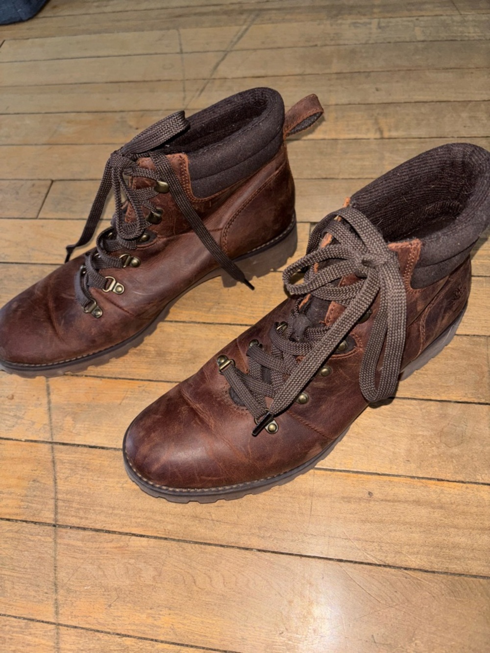 Women’s Timberland brown ankle boots 9.5